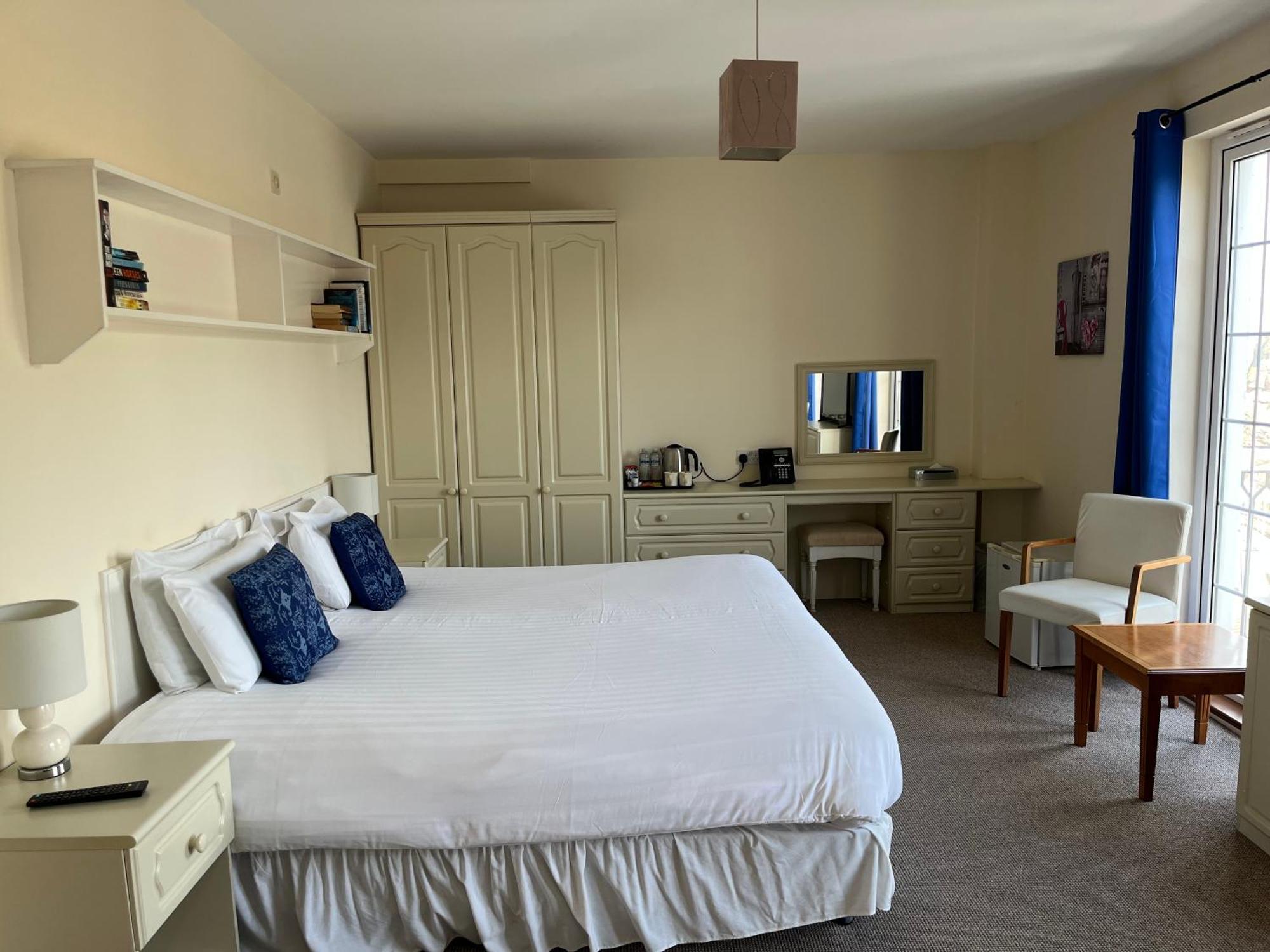 The Prince Of Wales Hotel St Ouen's Buitenkant foto